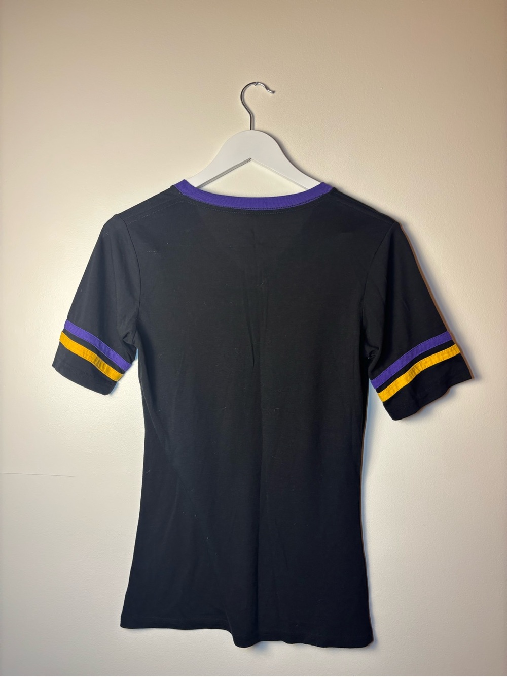 Colosseum Black V-Neck Tee with Purple Trim, Minnesota State Mankato, size M - Picture 5 of 7